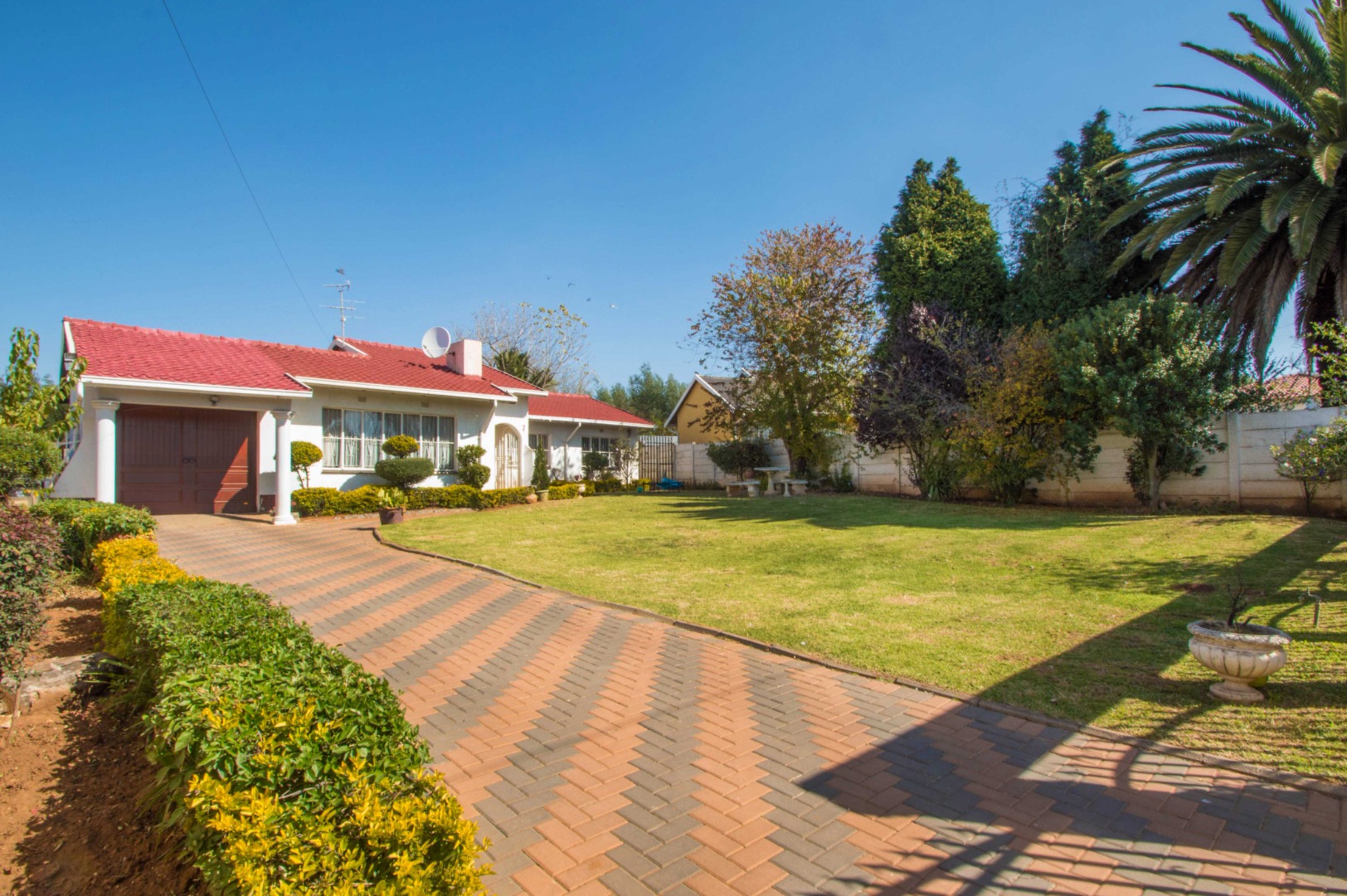3 Bedroom House For Sale in Creswell Park RE/MAX™ of Southern Africa