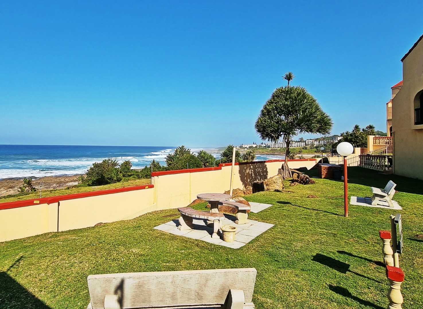 3 Bedroom Apartment / Flat For Sale in Uvongo Beach RE/MAX™ of