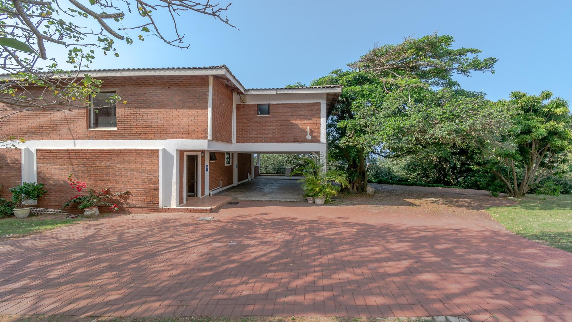 7 Bedroom House For Sale in Umdloti Beach RE/MAX™ of Southern Africa
