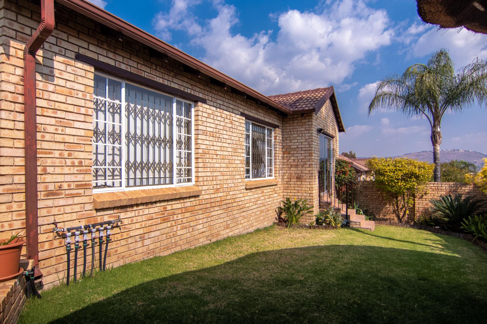 3 Bedroom Townhouse For Sale in Honeydew Manor RE/MAX™ of Southern Africa