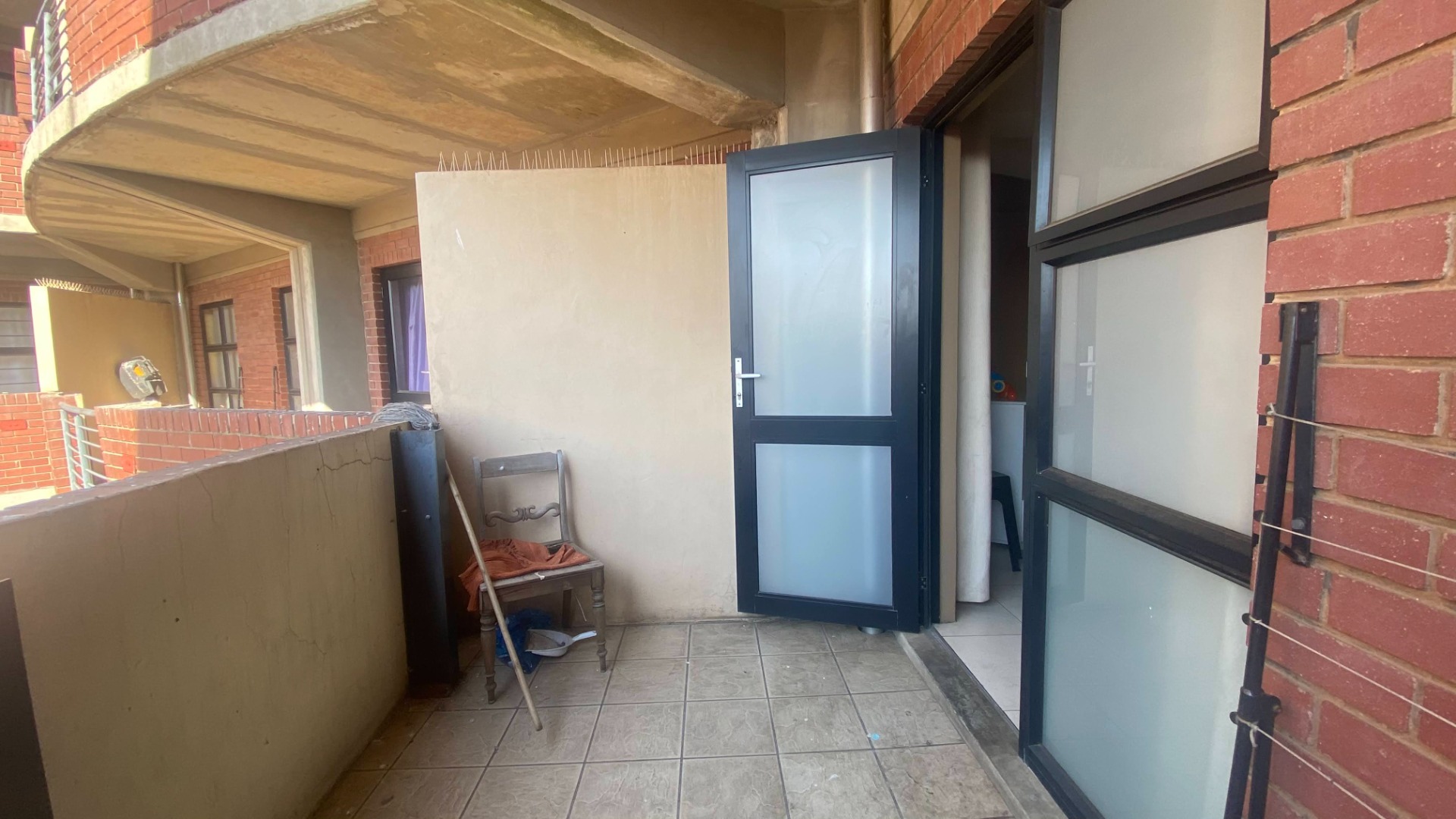 1 Bedroom Apartment / Flat For Sale in Milpark RE/MAX™ of Southern Africa