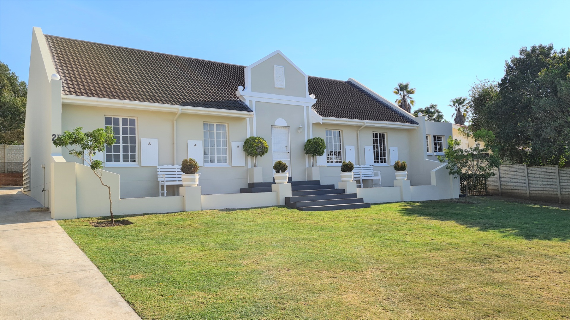 4 Bedroom House For Sale in Dorchester Heights RE/MAX™ of Southern Africa