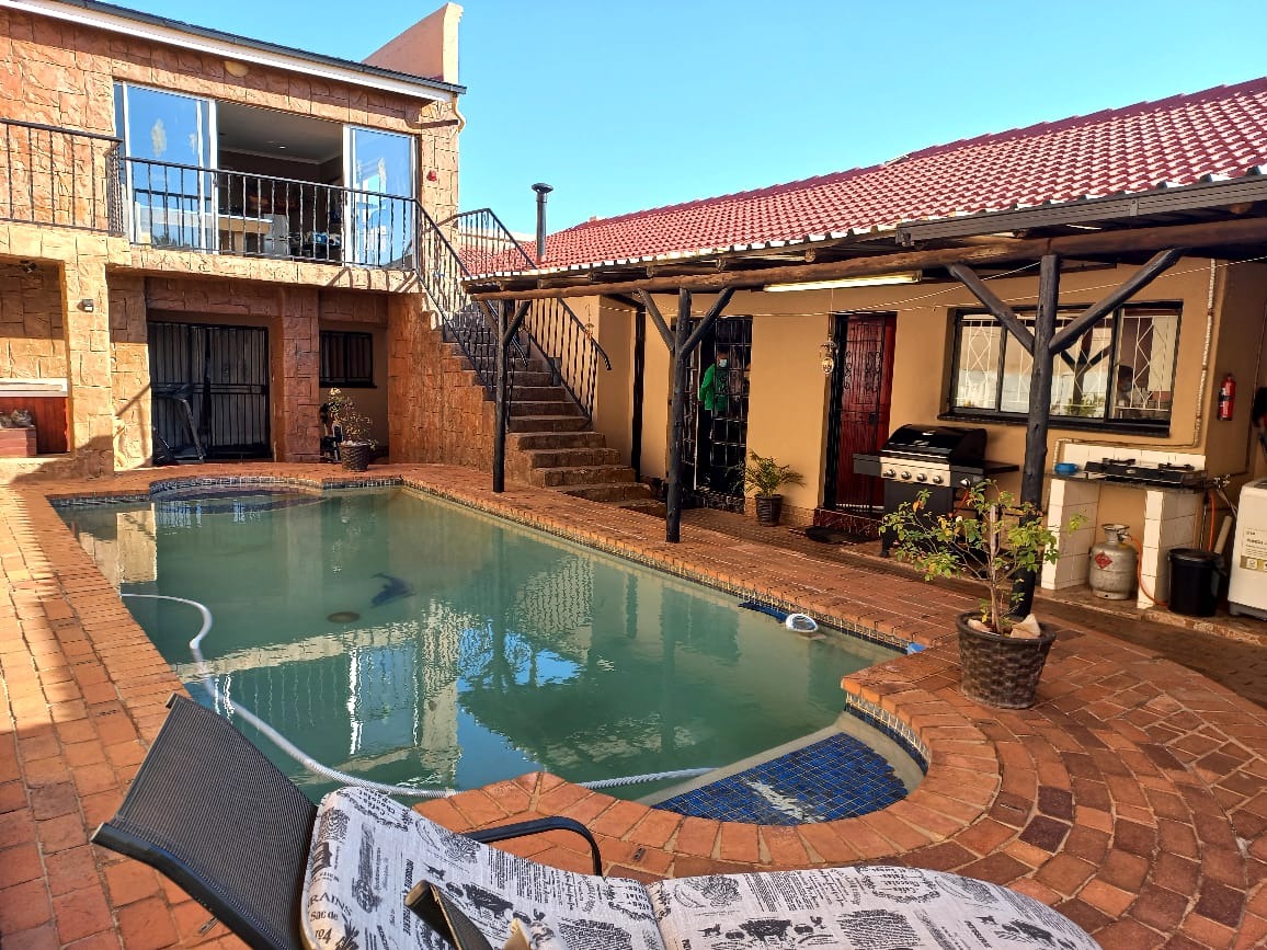 4 Bedroom House For Sale in Lenasia South RE/MAX™ of Southern Africa