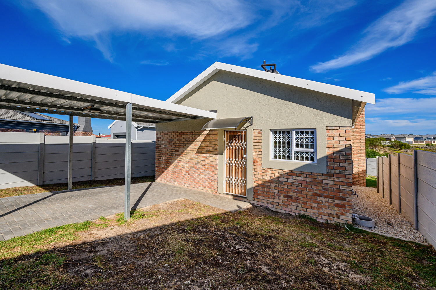 3 Bedroom House For Sale in Parsonsvlei RE/MAX™ of Southern Africa