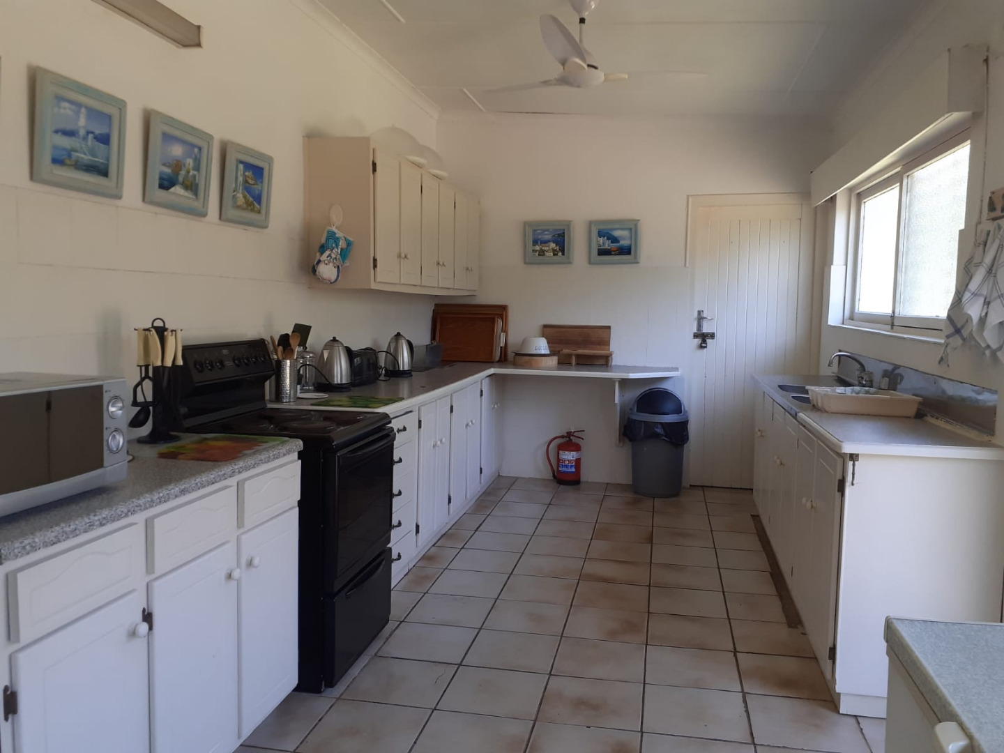 7 Bedroom House For Sale in Bazley Beach RE/MAX™ of Southern Africa