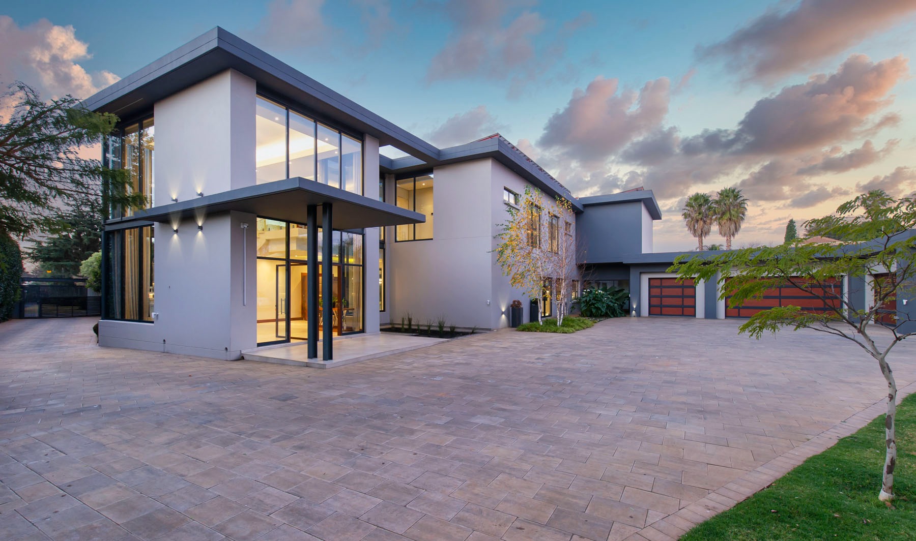 4 Bedroom House For Sale in Bedfordview RE/MAX™ of Southern Africa