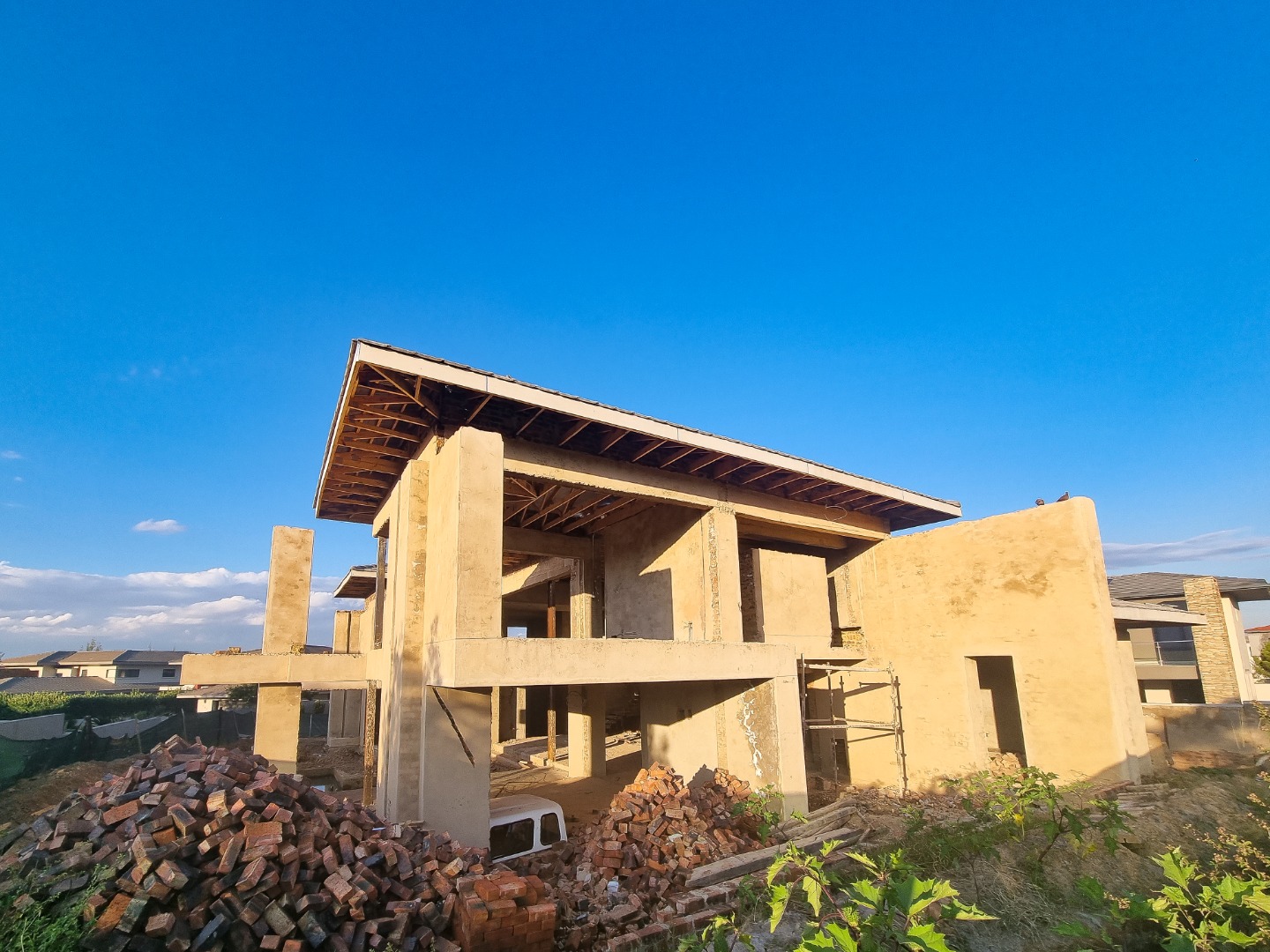 5 Bedroom House For Sale in Lombardy Estate RE/MAX™ of Southern Africa