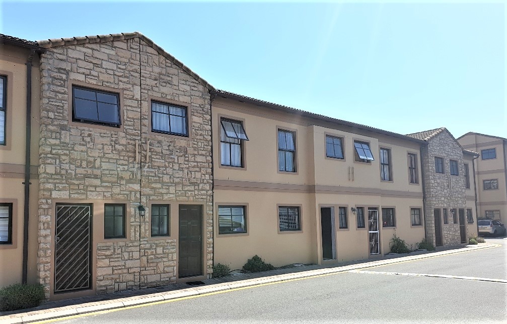 2 Bedroom Townhouse For Sale in Parklands RE/MAX™ of Southern Africa