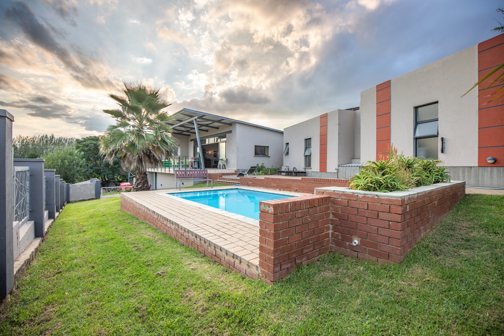 4 Bedroom House For Sale in Zwavelpoort AH RE/MAX™ of Southern Africa