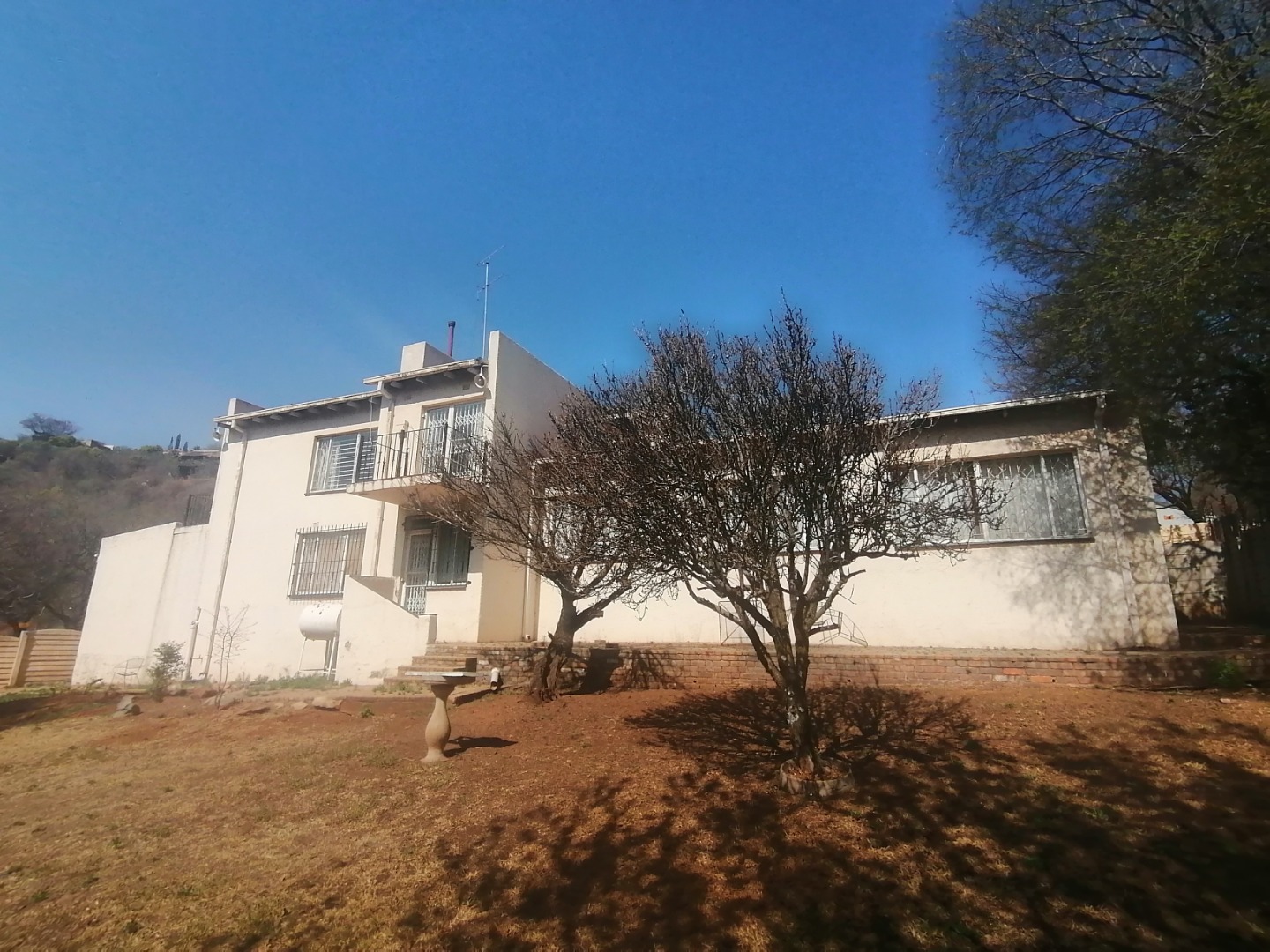 4 Bedroom House For Sale in Glenanda RE/MAX™ of Southern Africa