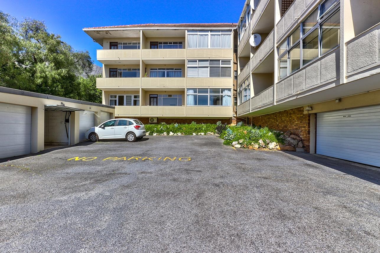 1 Bedroom Apartment / Flat For Sale in Tamboerskloof RE/MAX™ of