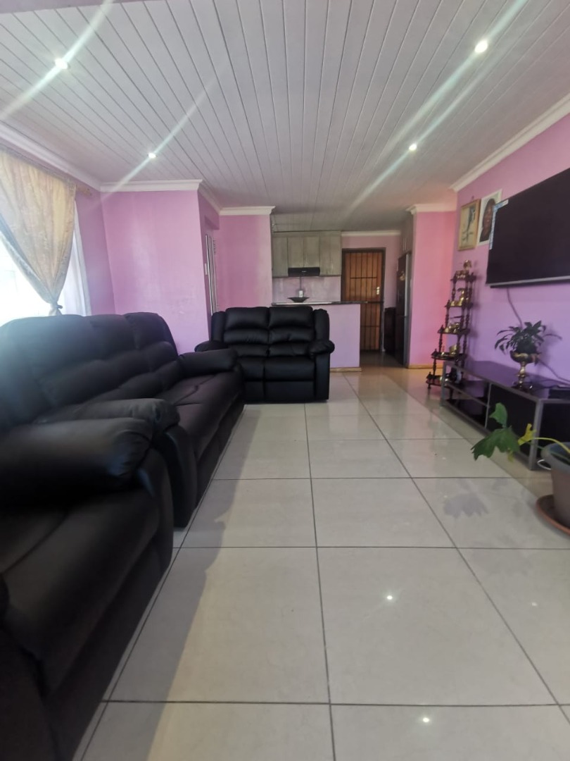 3 Bedroom House For Sale in Robinvale RE/MAX™ of Southern Africa