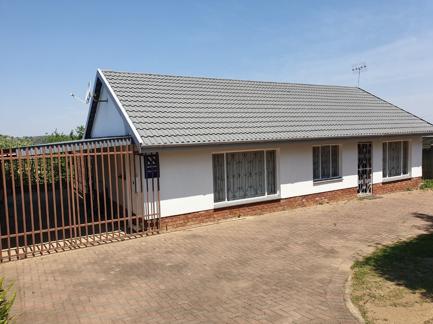 3 Bedroom House For Sale in Orient Heights RE/MAX™ of Southern Africa