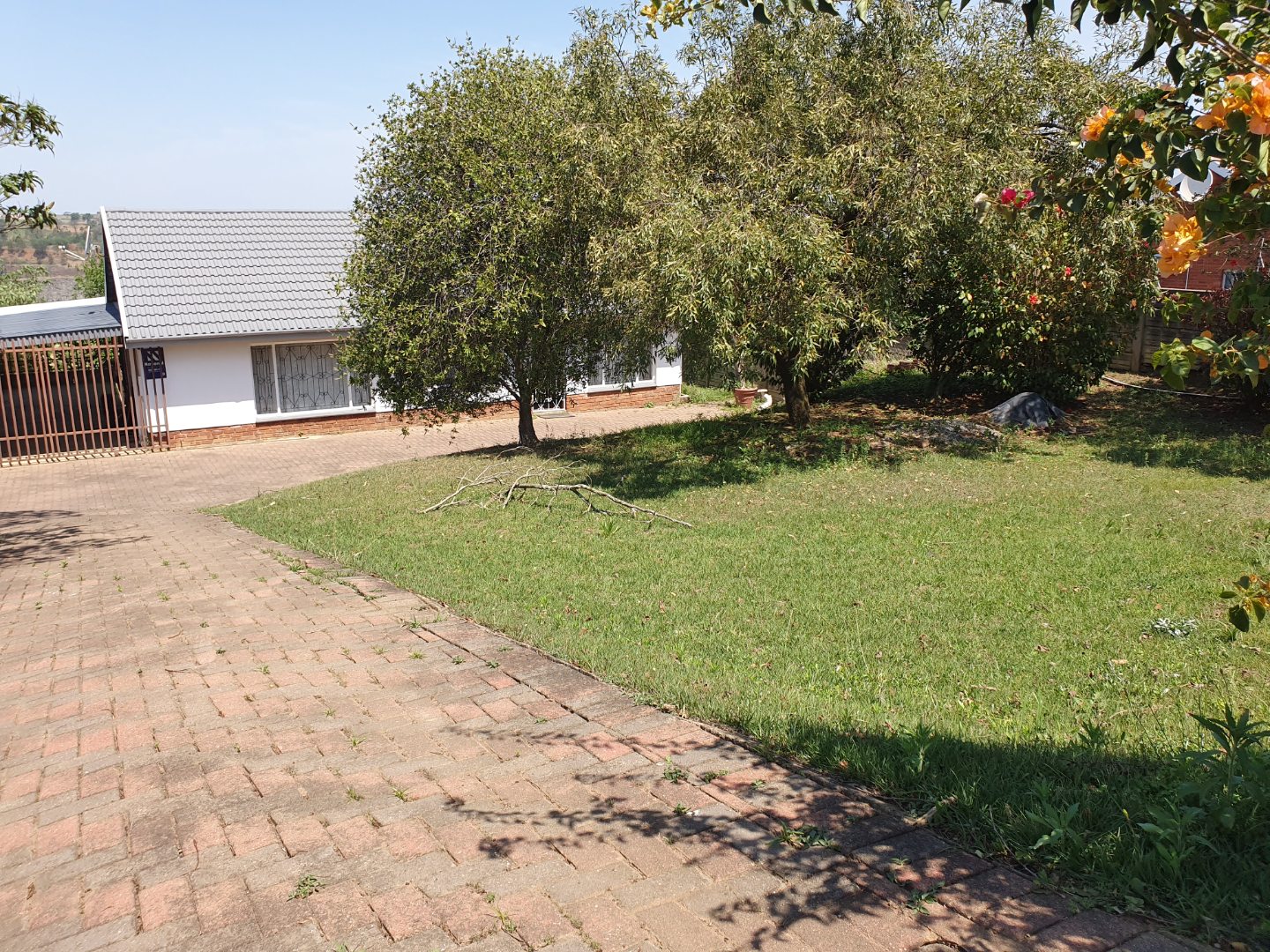 3 Bedroom House For Sale in Orient Heights RE/MAX™ of Southern Africa