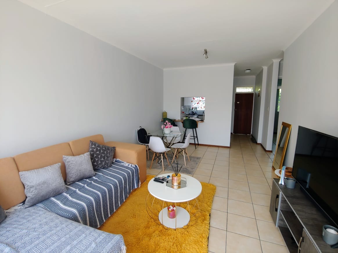 2 Bedroom Apartment / Flat To Rent in Ferndale RE/MAX™ of Southern Africa
