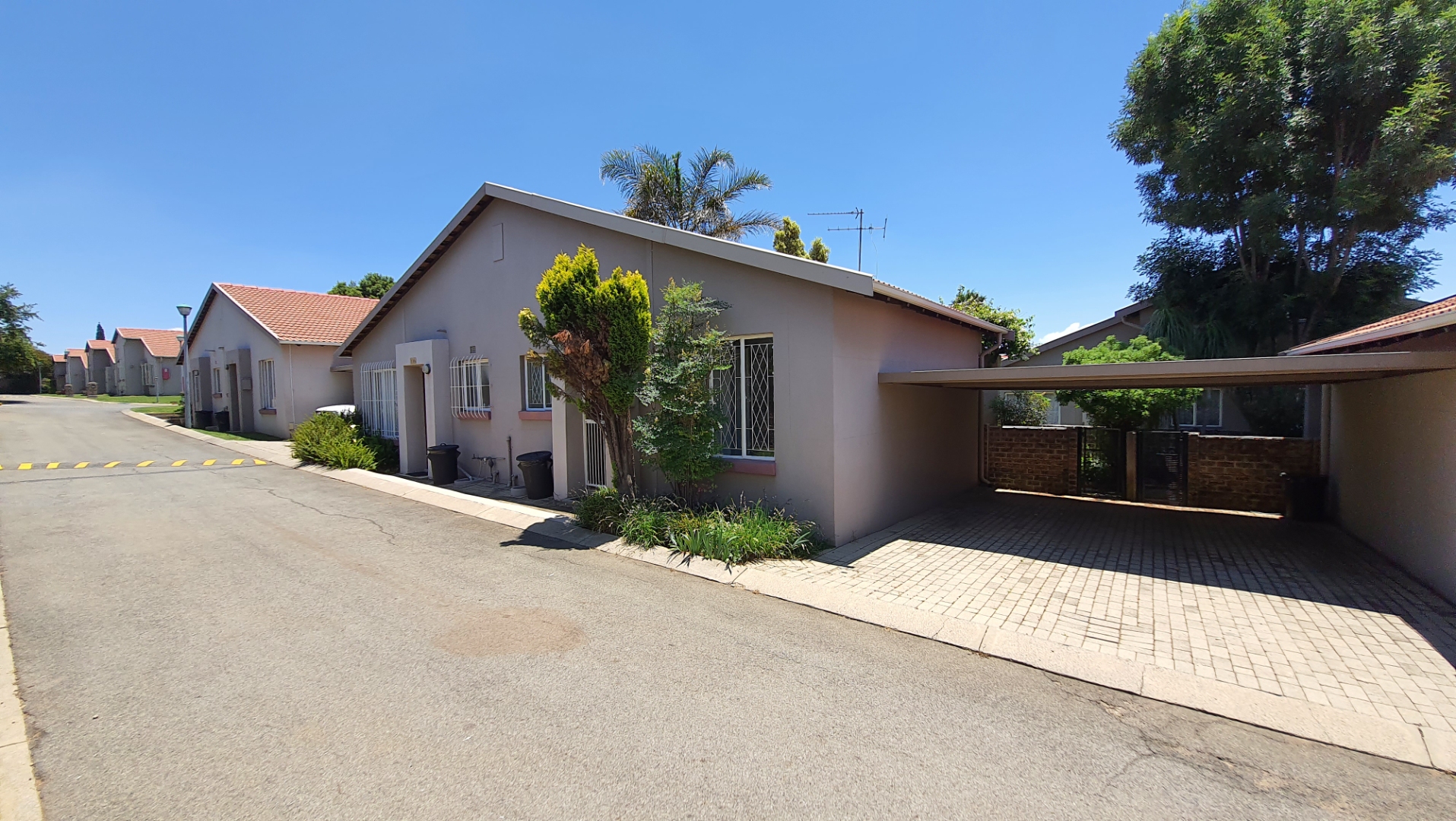 2 Bedroom Townhouse For Sale in Eden Glen RE/MAX™ of Southern Africa