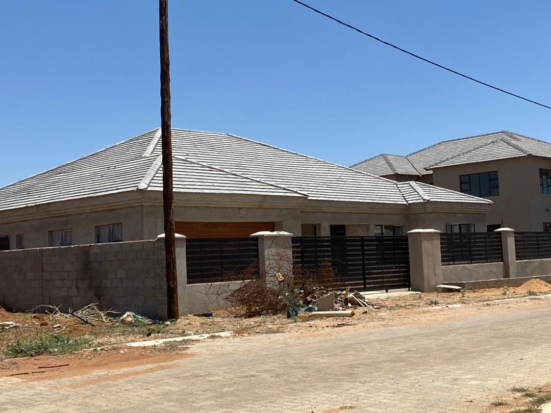 2 Bedroom House For Sale in Gaborone North RE/MAX™ of Southern Africa