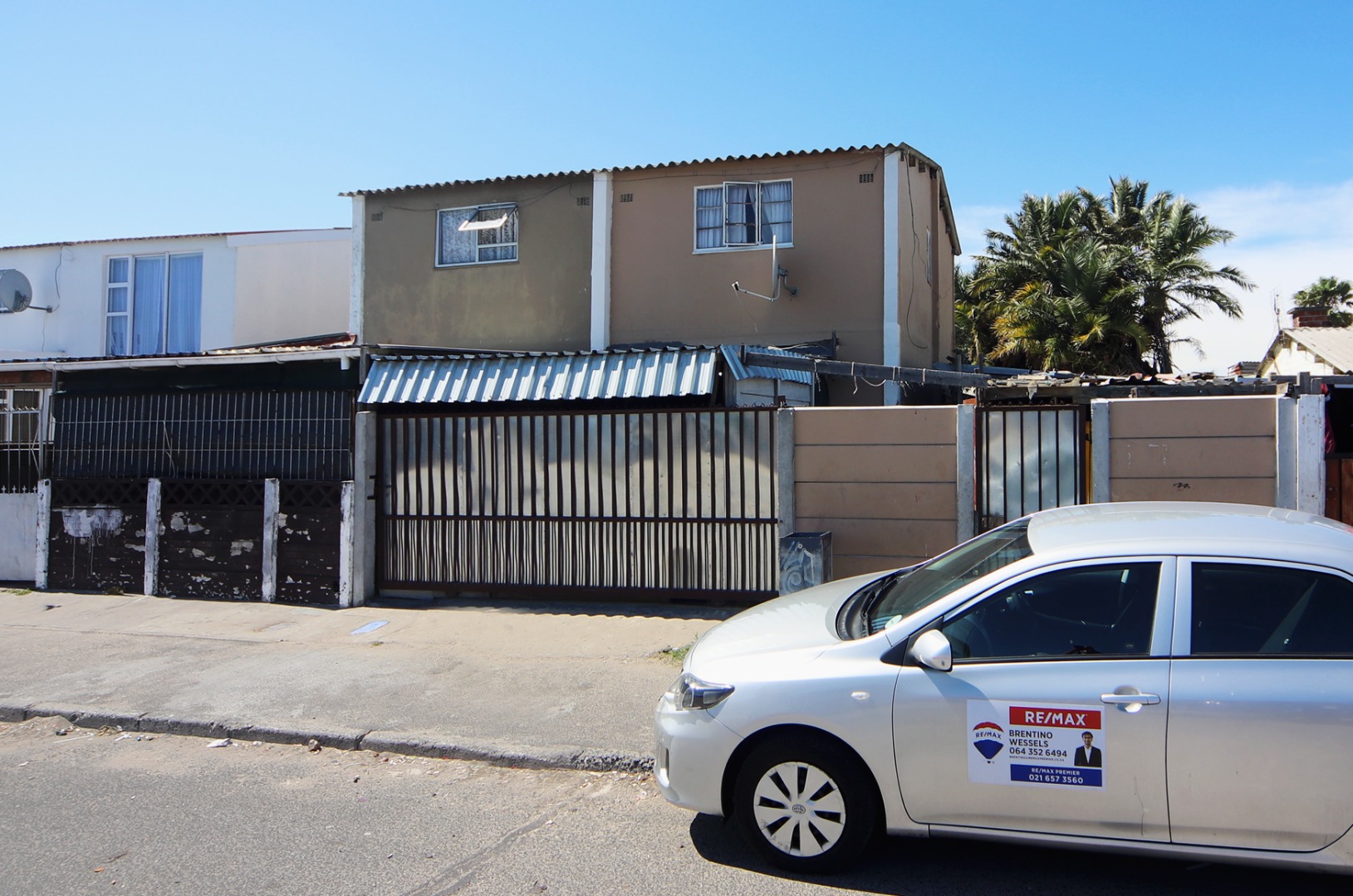 2 Bedroom House For Sale in Lotus River RE/MAX™ of Southern Africa