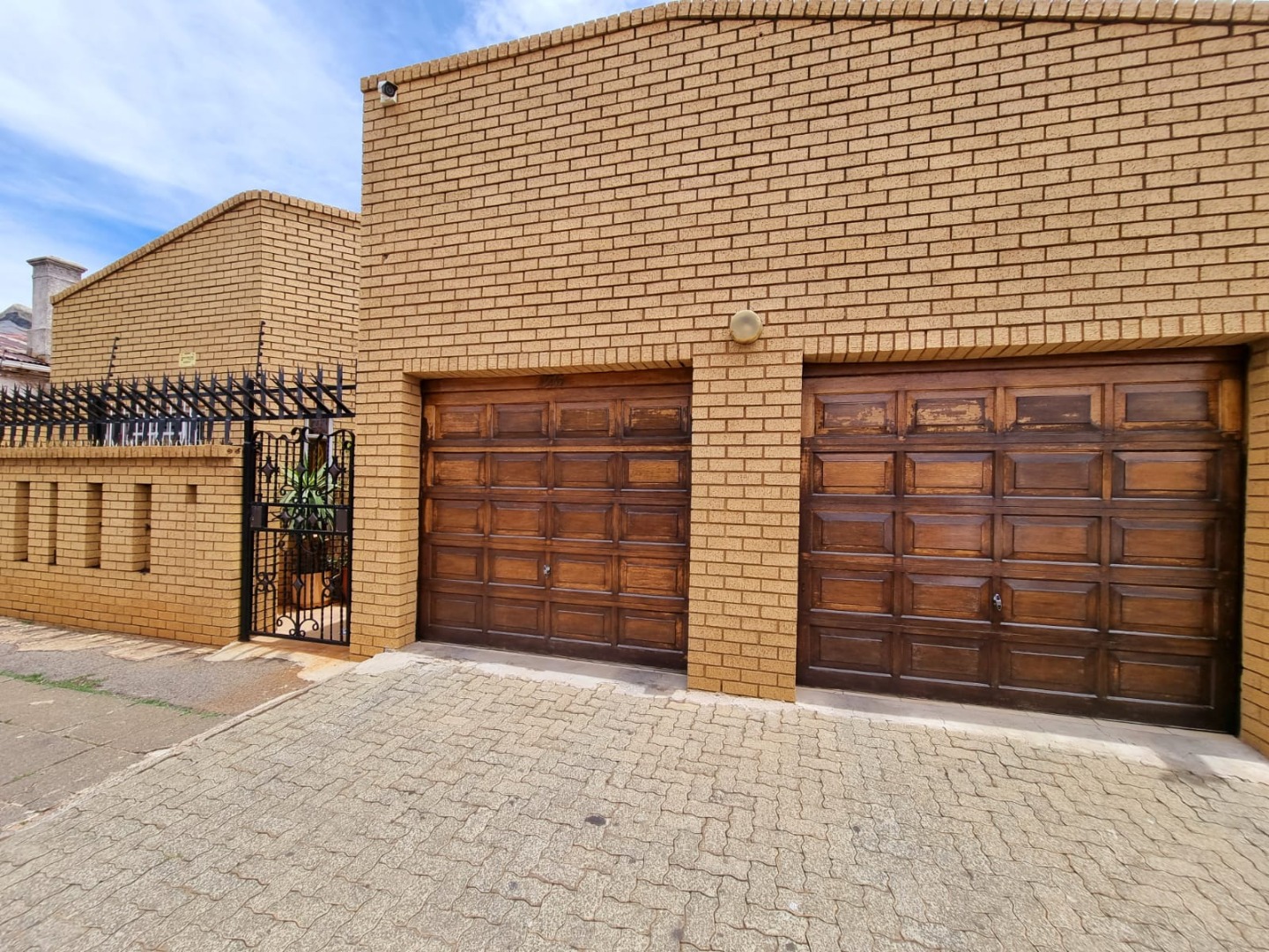 4 Bedroom House For Sale in Mayfair RE/MAX™ of Southern Africa