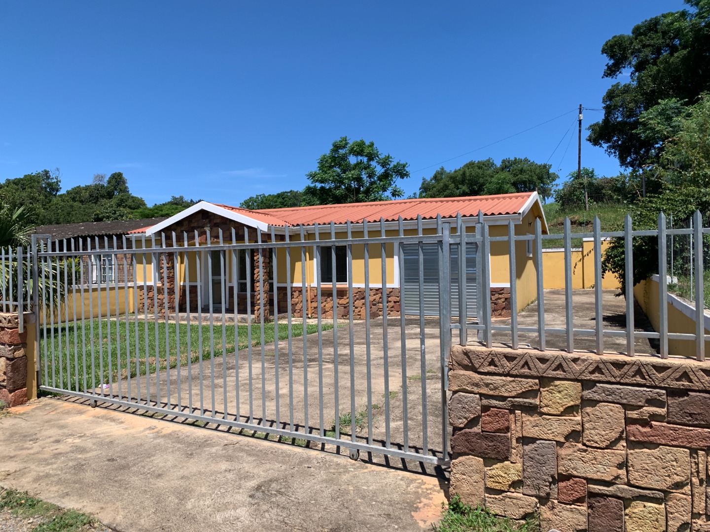 3 Bedroom House For Sale in Darnall RE/MAX™ of Southern Africa