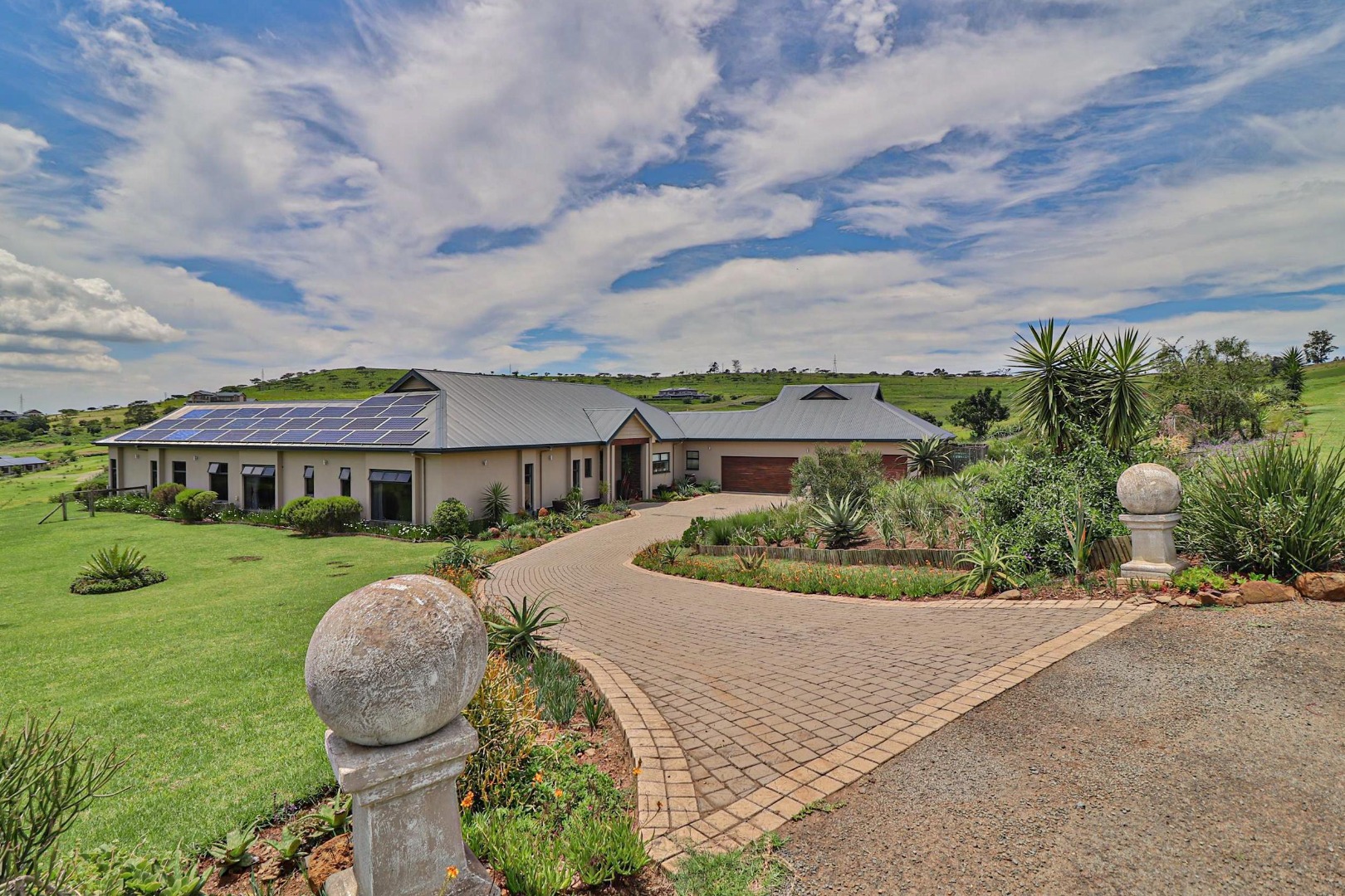 4 Bedroom House For Sale in Intaba Ridge Secure Eco Estate RE/MAX™ of