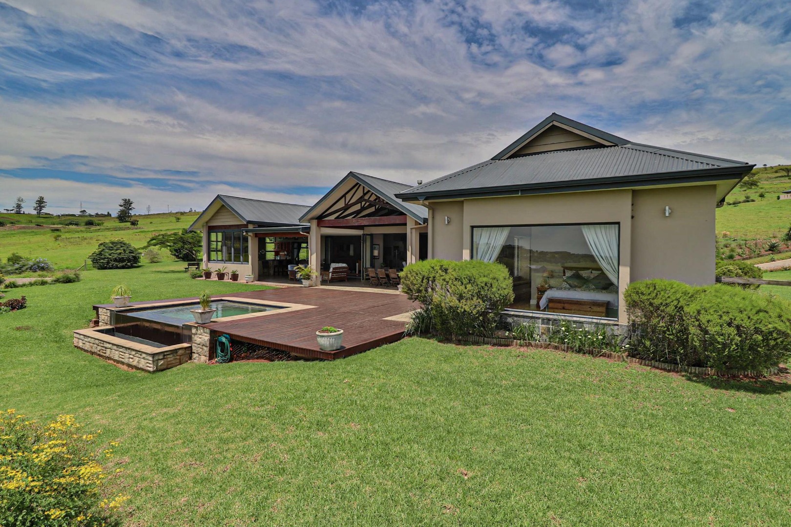 4 Bedroom House For Sale in Intaba Ridge Secure Eco Estate RE/MAX™ of