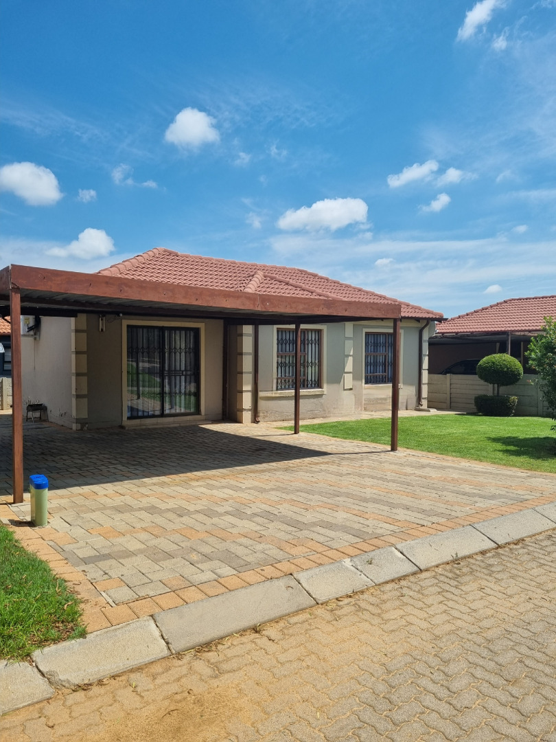 Property For Sale In Waterfall View Re Max Of Southern Africa