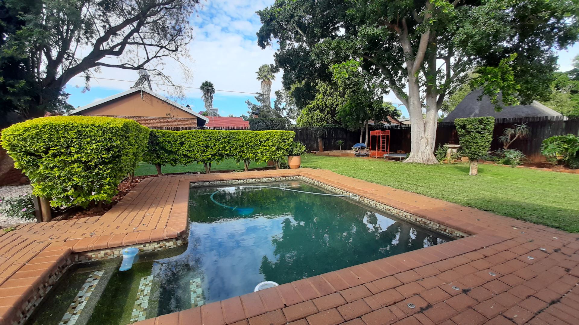 5 Bedroom House For Sale in Flora Park RE/MAX™ of Southern Africa