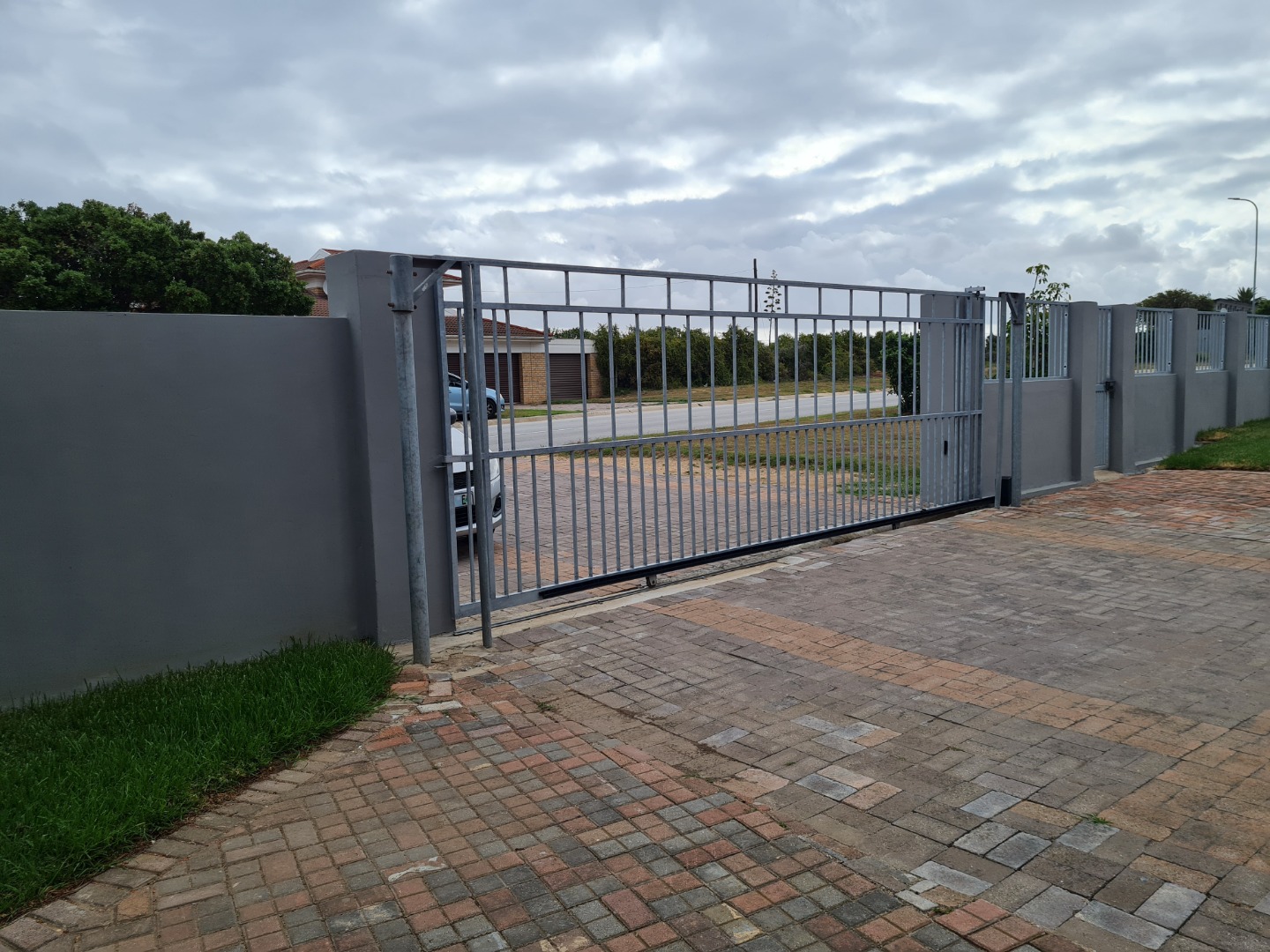 2 Bedroom Apartment / Flat To Rent in Bluewater Bay RE/MAX™ of