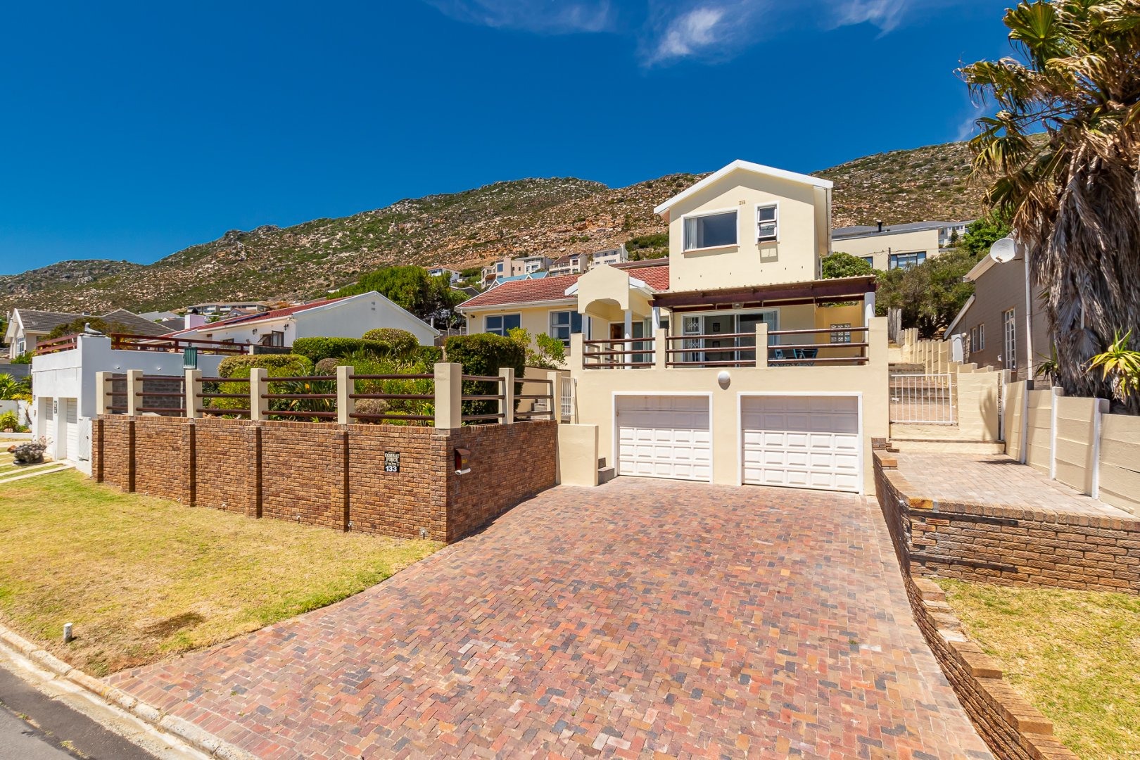 3 Bedroom House For Sale in Fish Hoek RE/MAX™ of Southern Africa