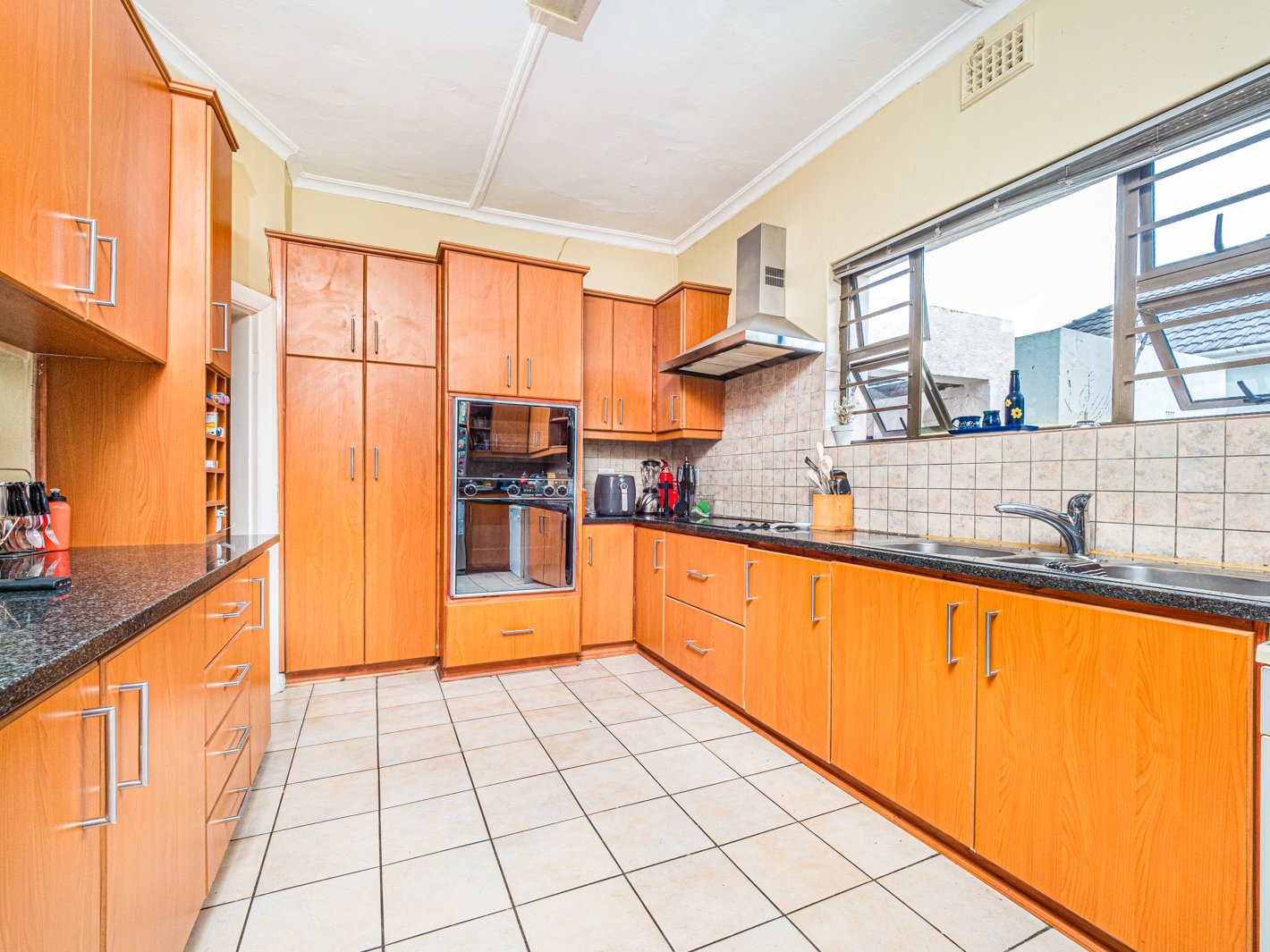 3 Bedroom House For Sale in Claremont RE/MAX™ of Southern Africa