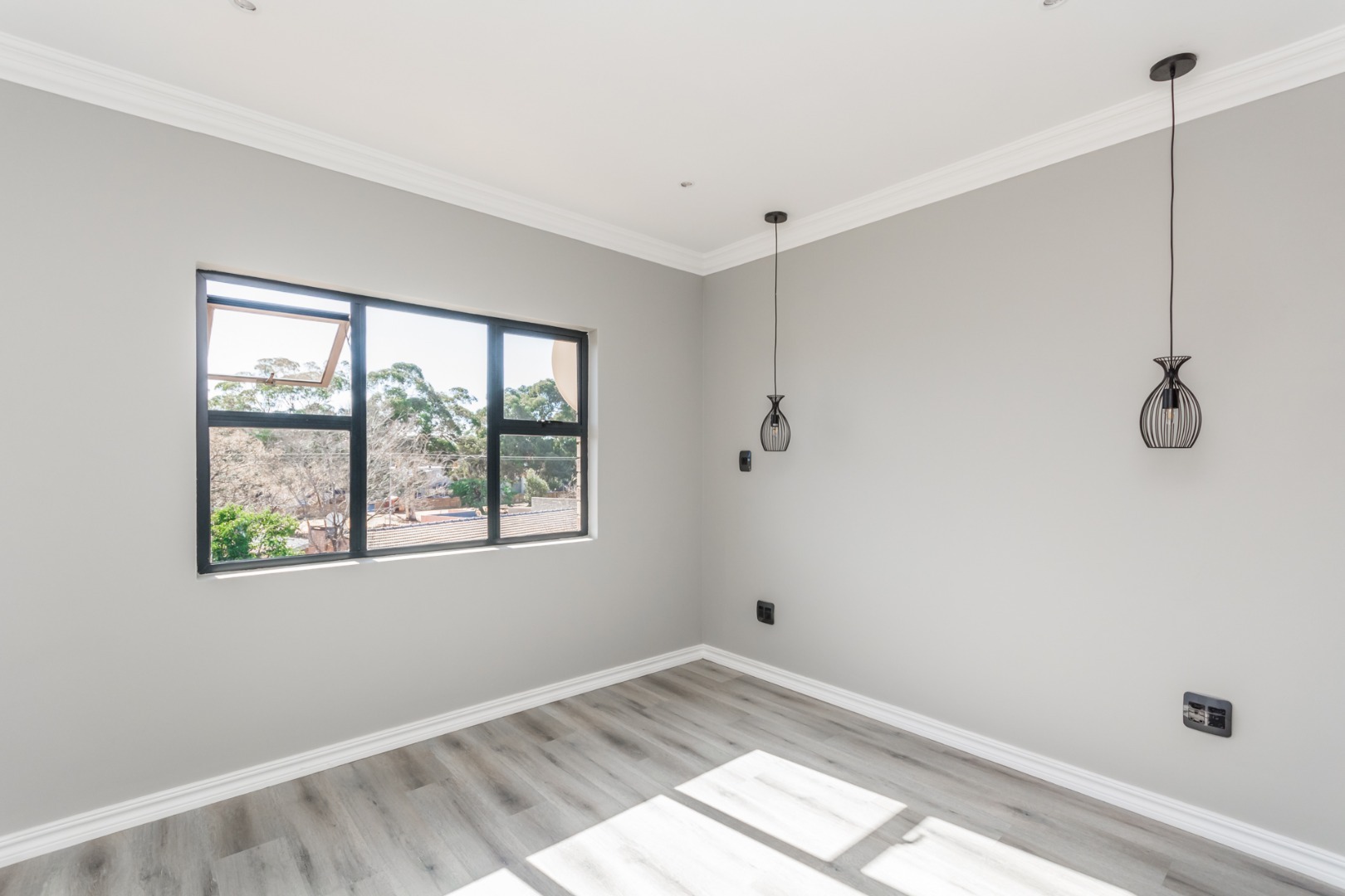 2 Bedroom Townhouse To Rent in Robertsham RE/MAX™ of Southern Africa