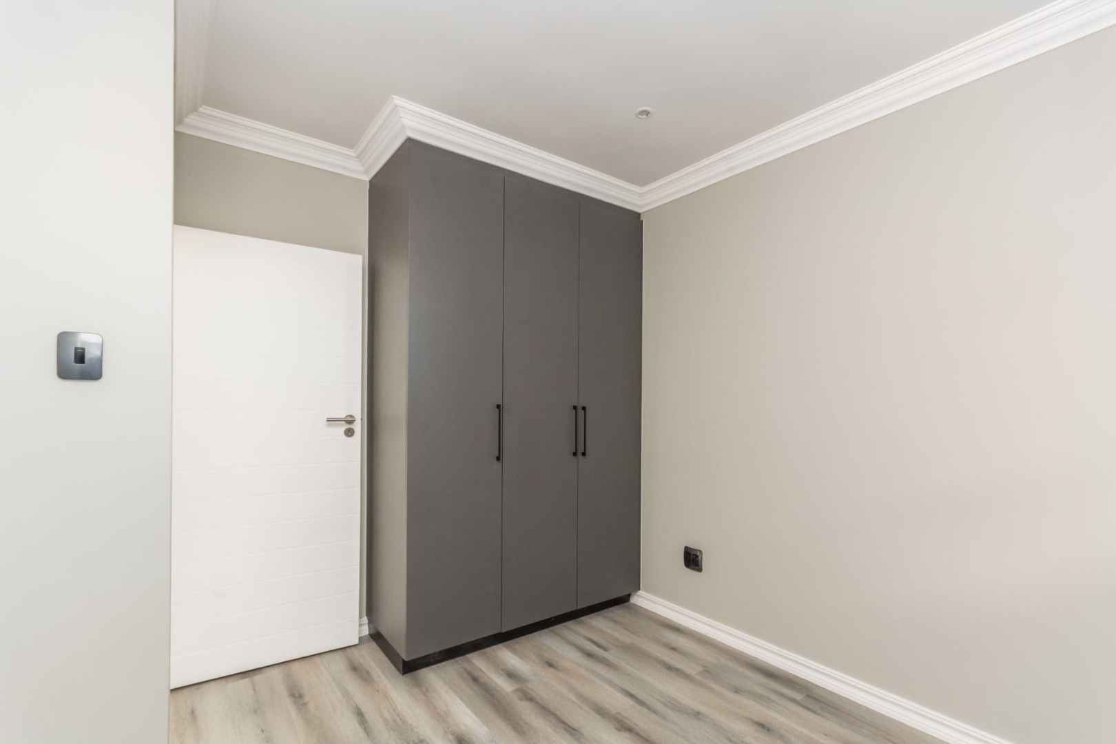 2 Bedroom Townhouse To Rent in Robertsham RE/MAX™ of Southern Africa