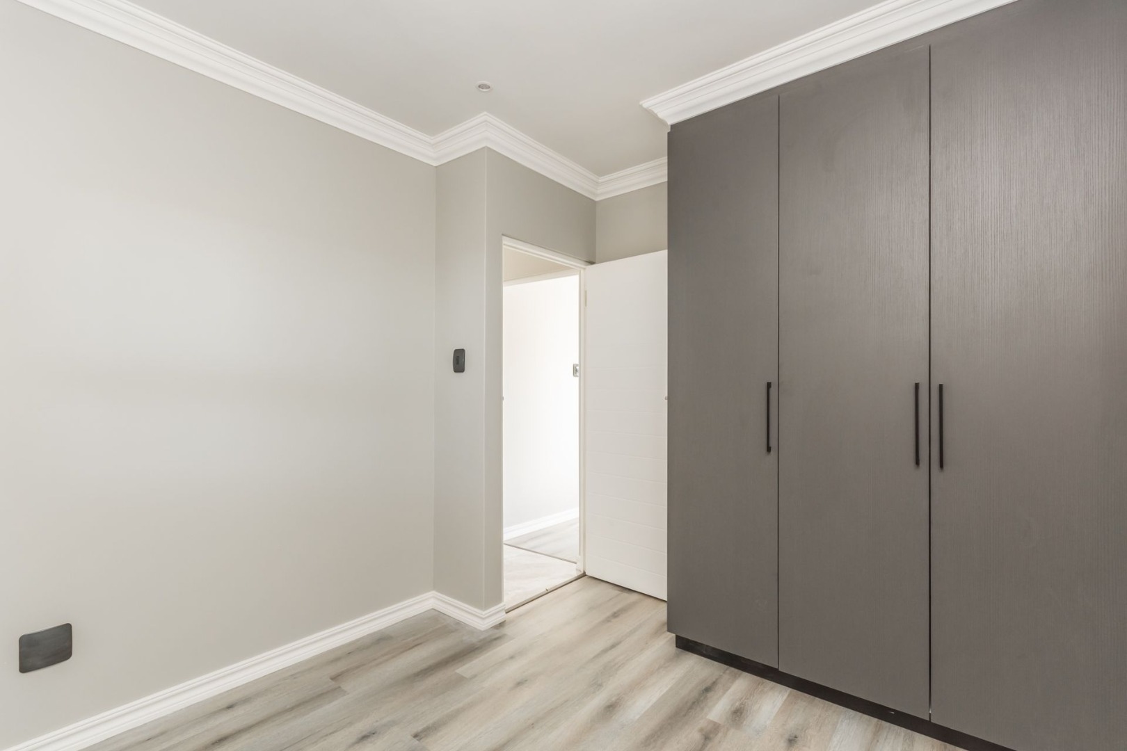 2 Bedroom Townhouse To Rent in Robertsham RE/MAX™ of Southern Africa