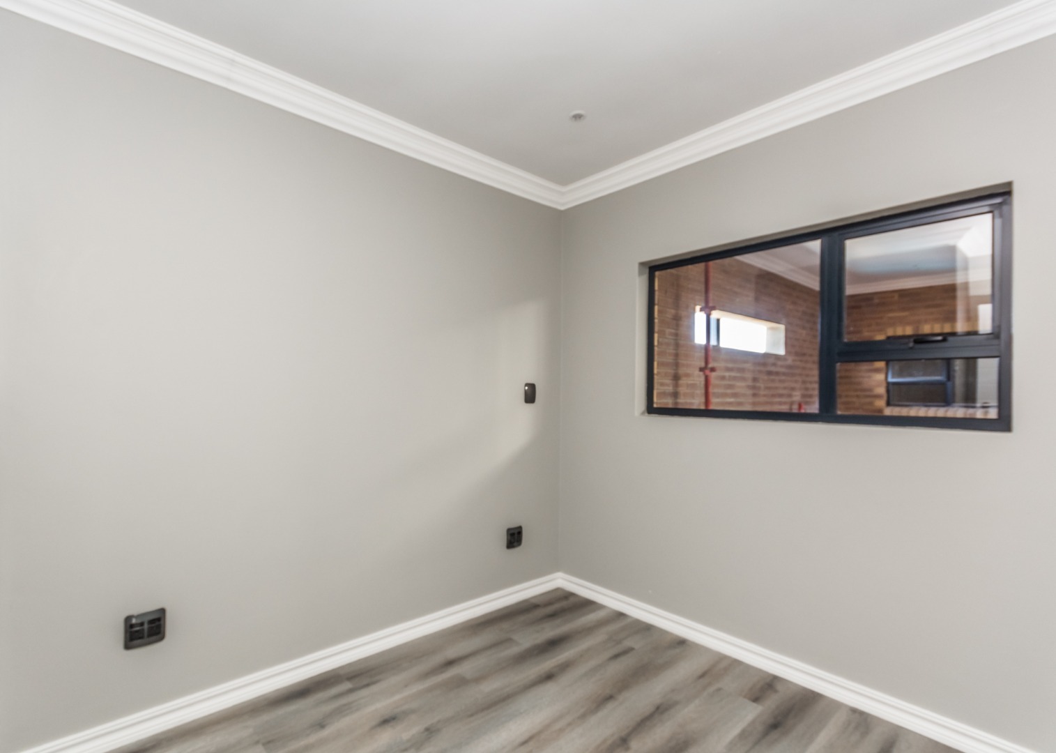 2 Bedroom Townhouse To Rent in Robertsham RE/MAX™ of Southern Africa