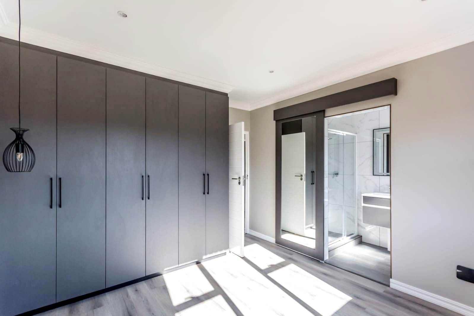 2 Bedroom Townhouse To Rent in Robertsham RE/MAX™ of Southern Africa