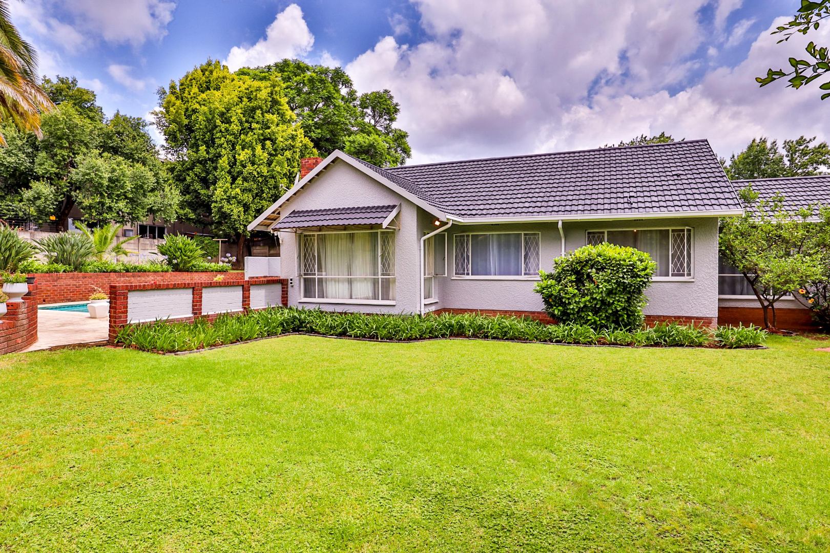 3 Bedroom House For Sale in Ferndale RE/MAX™ of Southern Africa