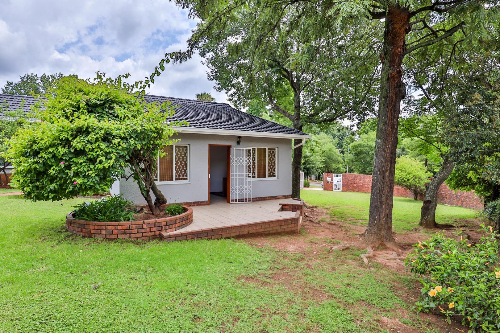 3 Bedroom House For Sale in Ferndale RE/MAX™ of Southern Africa