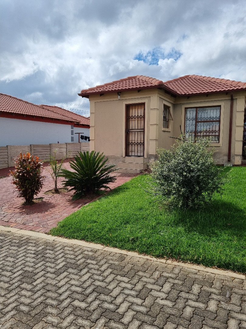 Property For Sale In Waterfall View Re Max Of Southern Africa