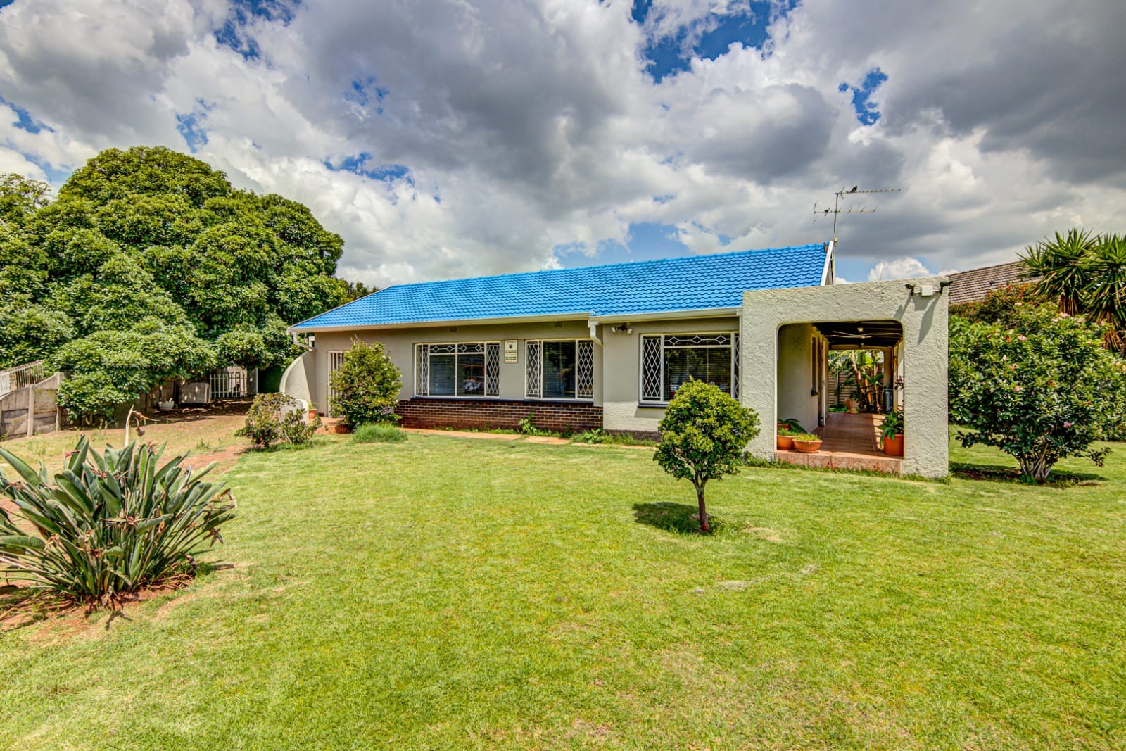 3 Bedroom House For Sale in Cresslawn RE/MAX™ of Southern Africa