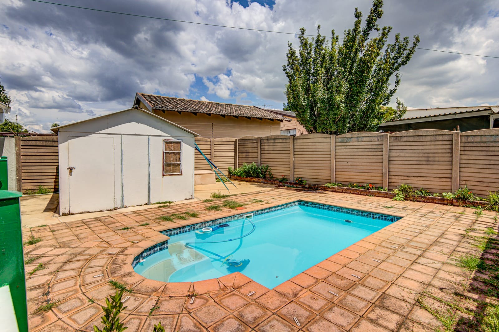 3 Bedroom House For Sale in Cresslawn RE/MAX™ of Southern Africa