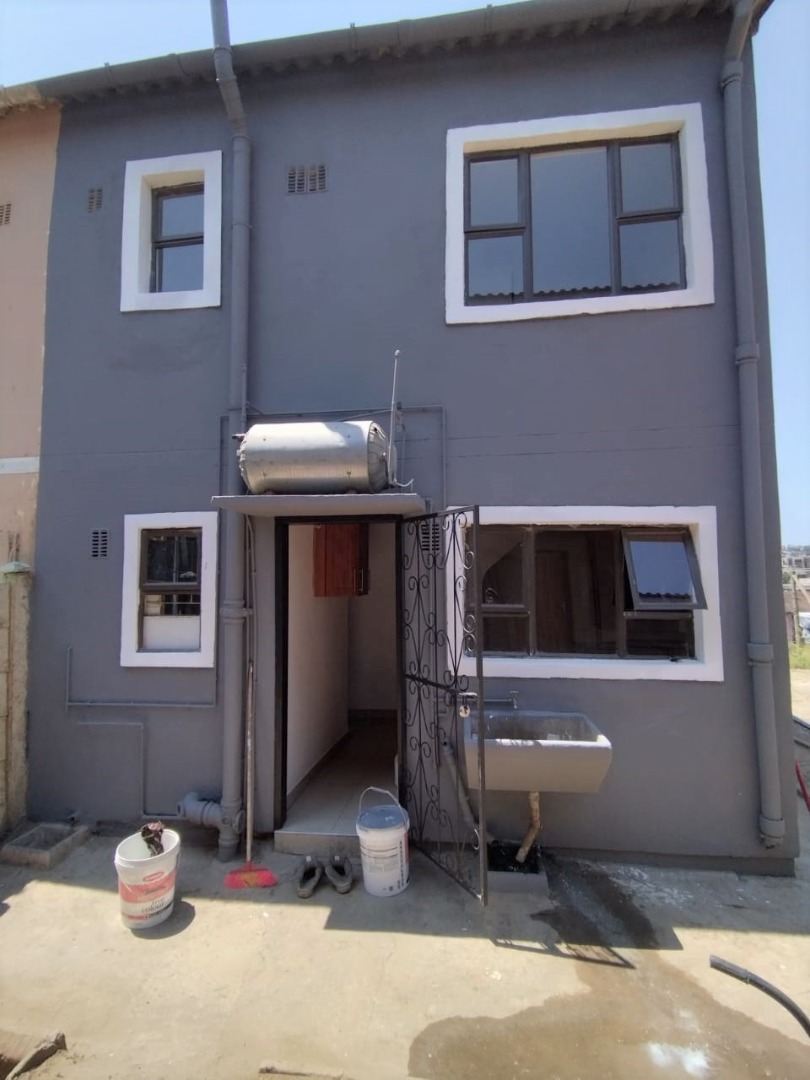 2 Bedroom House To Rent in Northcroft RE/MAX™ of Southern Africa