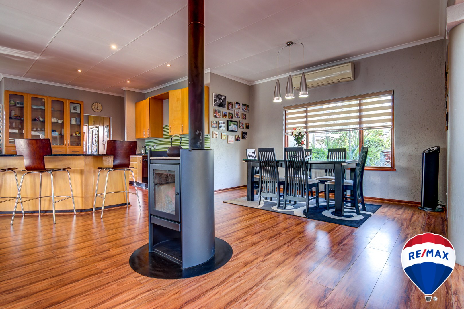 3 Bedroom House For Sale in Glen Erasmia RE/MAX™ of Southern Africa