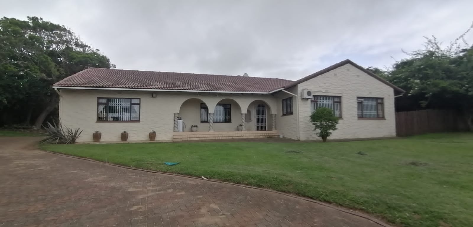 4 Bedroom House For Sale in Bazley Beach RE/MAX™ of Southern Africa