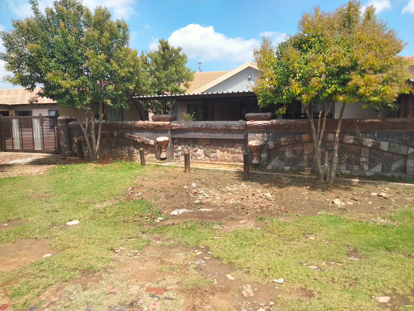 6 Bedroom House For Sale in Leachville RE/MAX™ of Southern Africa