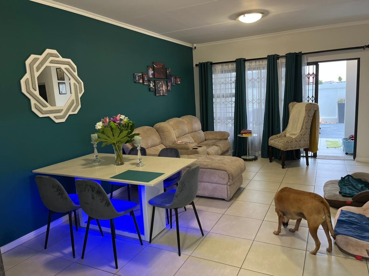 3 Bedroom Apartment / Flat For Sale in Sandown RE/MAX™ of Southern Africa