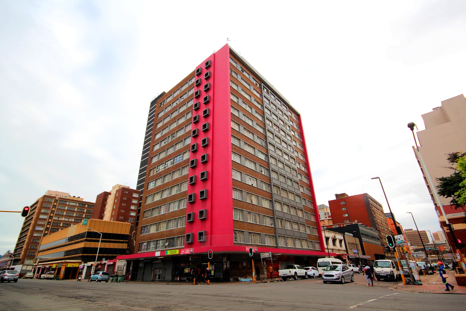 2 Bedroom Apartment / Flat For Sale in Durban Central RE/MAX™ of