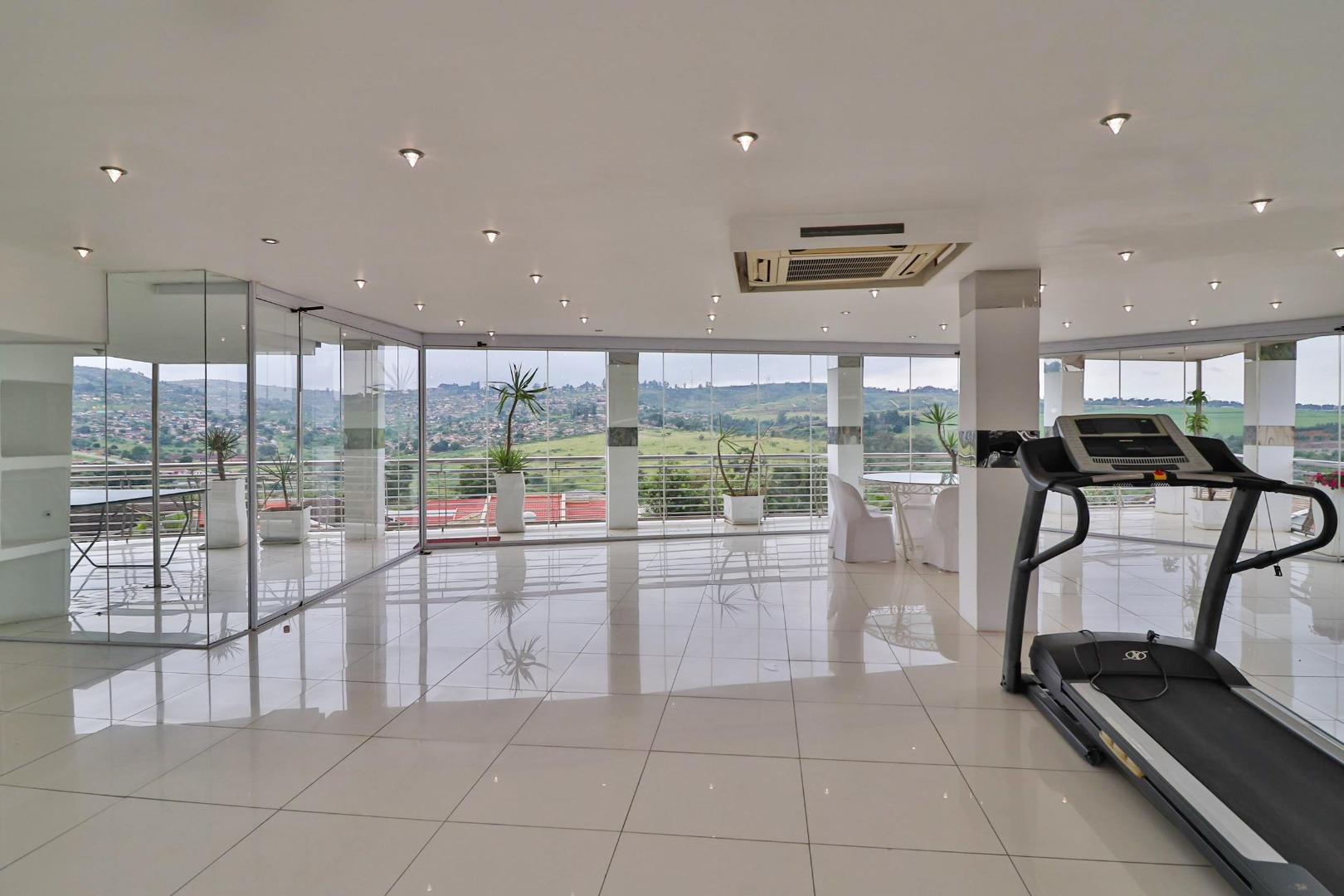 4 Bedroom House For Sale in Orient Heights RE/MAX™ of Southern Africa