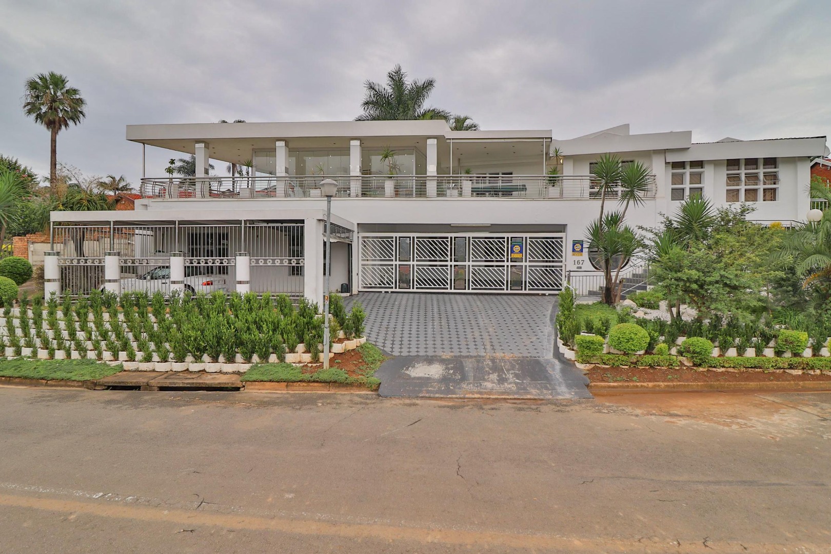 4 Bedroom House For Sale in Orient Heights RE/MAX™ of Southern Africa