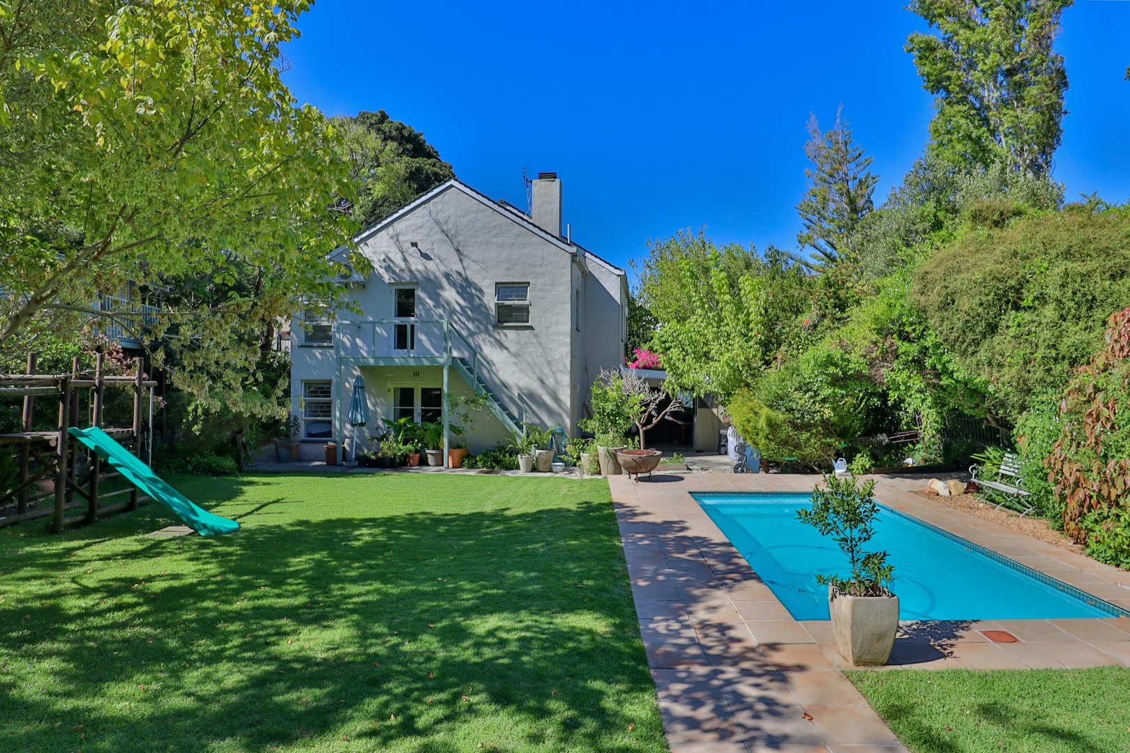 4 Bedroom House For Sale in Tokai RE/MAX™ of Southern Africa